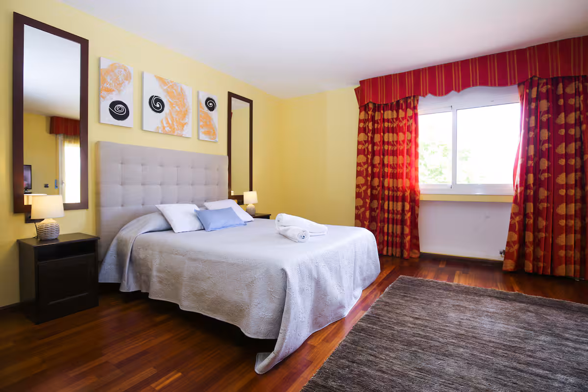 Private room with a double bed
